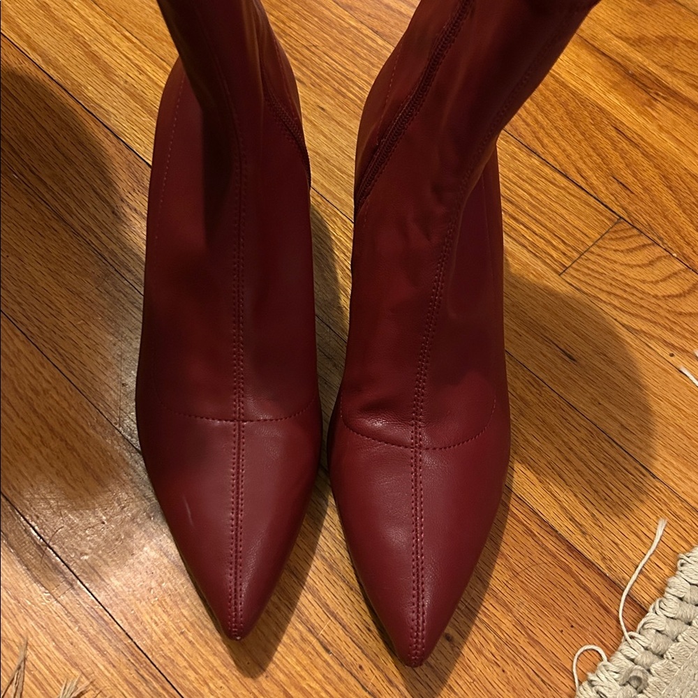 Madden Girl red Ankle Boots- Sz 8.5 - Picture 2 of 4